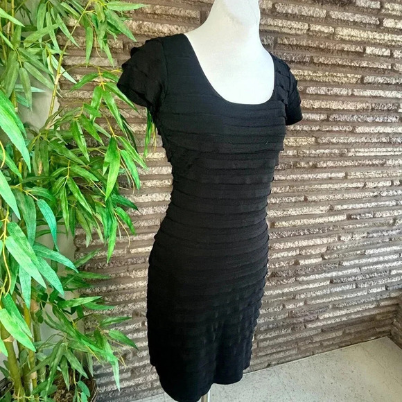 Max Studio Black Tiered Ruffled Bandage Bodycon Short Sleeve Dress Size Medium - Picture 5 of 5